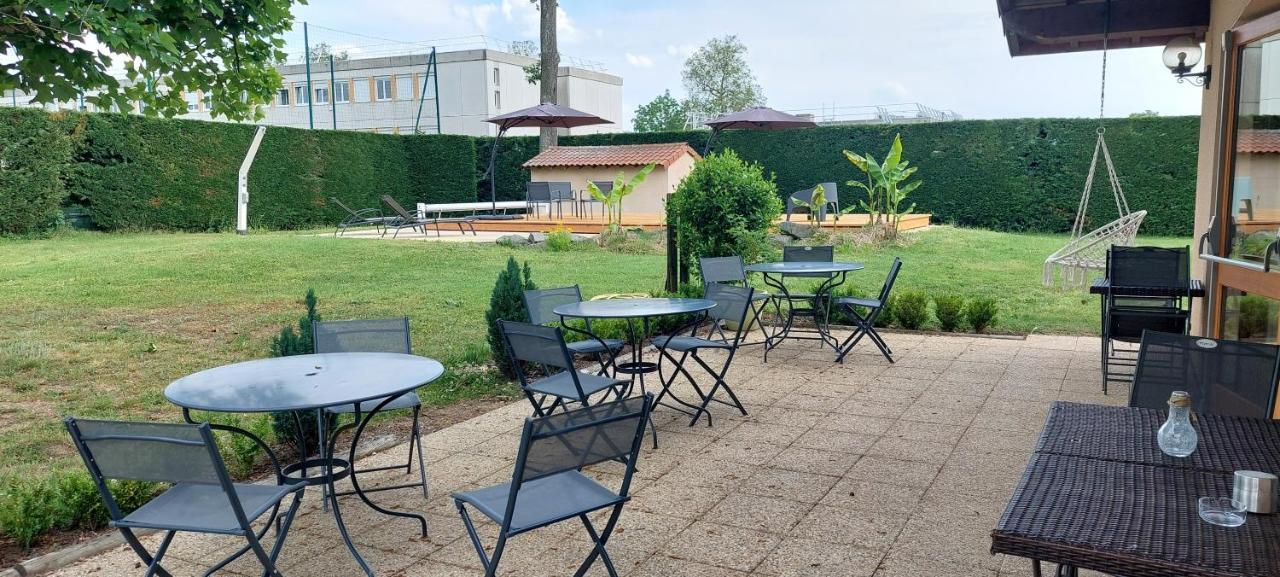 Готель Etesia Feurs Екстер'єр фото